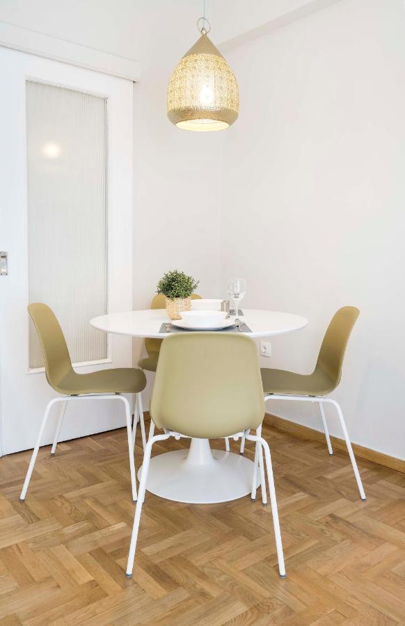 1 Bedroom Apt In Petralona 15 Minutes From Acropolis Athena Bagian luar foto